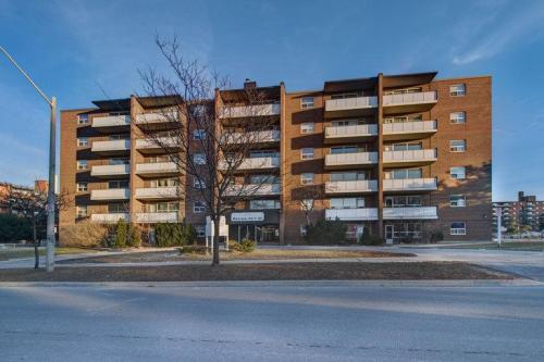 Strathroy Manor in Mississauga - Image 1