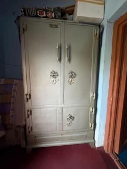 Strong Metal Cupboard – Excellent Condition | Safe & Spacious in Lahore - Image 1