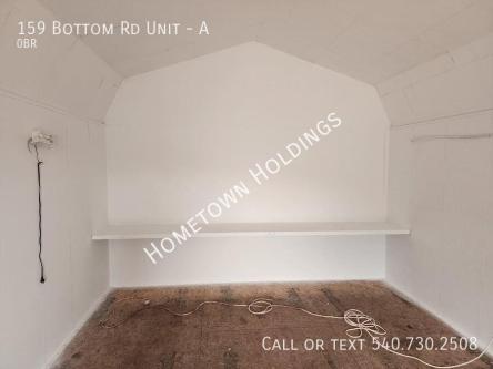 Studio, at Bottom and in Kingsport - Image 1