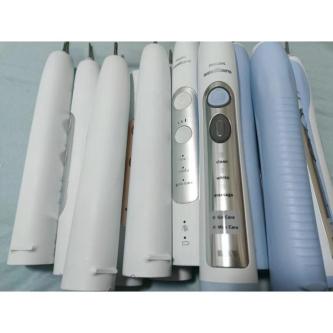 Style Defects Philips Philips Sonic Electric Toothbrush … in Bukit Batok - Image 1