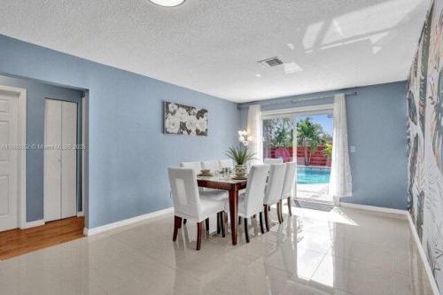 Sw Nd Ave, Hallandale Beach, Home For Rent in Hollywood - Image 1