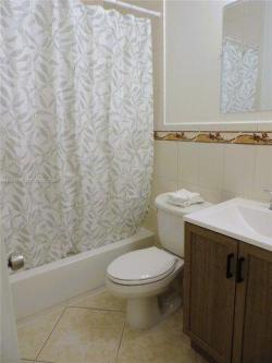 Sw Th Ter Unit Front, Miami, Home For Rent in Miami - Image 1