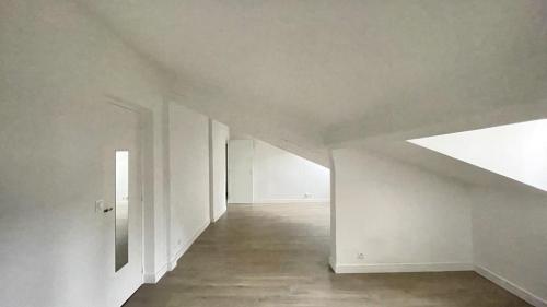 T2 mansardé - BOULOGNE-BILLANCOURT à Bagnolet - Photo 1