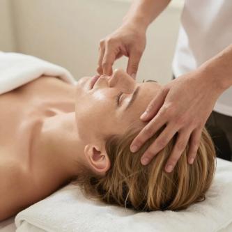 TERAPIAS LAS CONDES MASAJES DESCONTRACTURANTES REIKI SACAMOSTRES en Santiago de Chile - Imagen 1