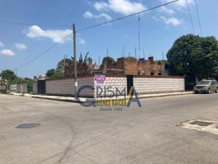 TERRENO EN VENTA CON CONSTRUCCI?N COL. RUIZ CORTINES en Tuxpan - Imagen 1