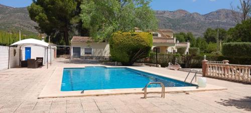 TERRENO RUSTICO CON CASA en Alcoi - Imagen 1