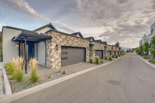 TH 46 Pondside Landing in Kelowna - Image 1