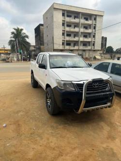 TOYOTA HILUX ANNÉE 2017 à Abidjan - Photo 9