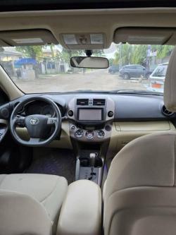 TOYOTA RAV4 ANNÉE 2012 7 PLACES à Douala - Photo 7
