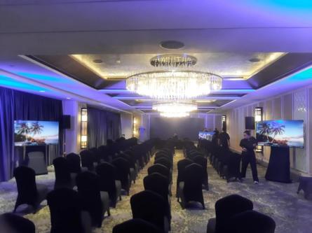 TV RENTAL 65' With Teleprompter Stand in Alabang - Image 4