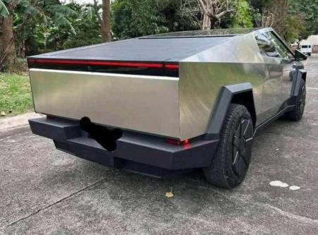 Tesla Cyber Trunk à Abidjan - Photo 3