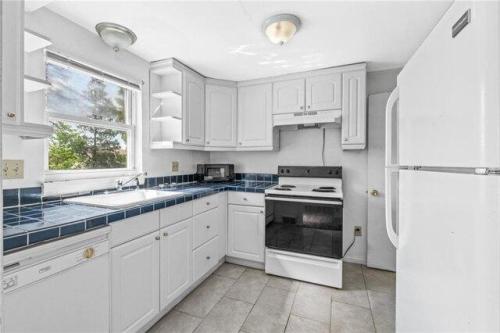 Th Ave, Pittsburgh, Home For Rent in Pittsburgh - Image 1