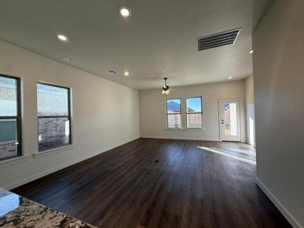Th Pl, Lubbock, Home For Rent in Lubbock - Image 1