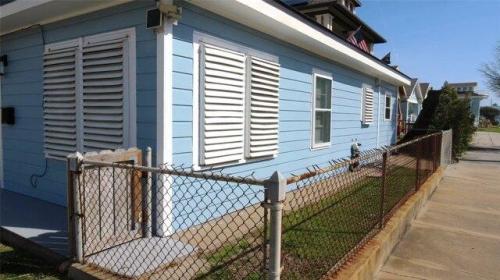 Th St, Galveston, Home For Rent in Galveston - Image 1
