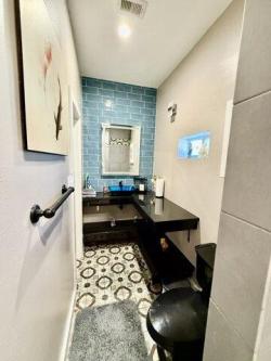Th St, Galveston, Home For Rent in Galveston - Image 1