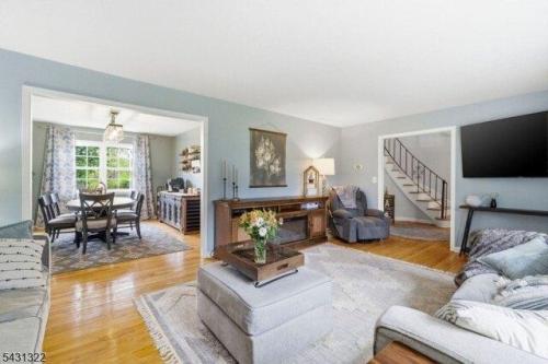 Thatchers Hill Rd, Raritan, Home For Sale in Piscataway - Image 1