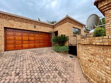Townhouse 2191-ref-229061 for Sale in Chancliff Ridge, … in Scottburgh - Image 1