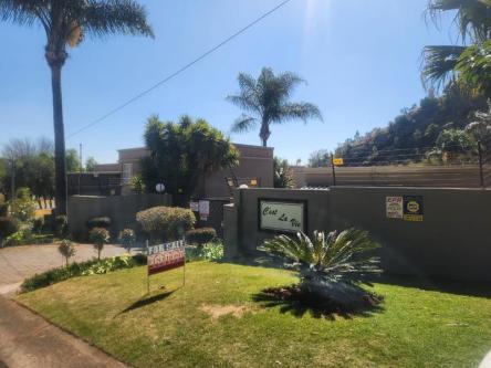 Townhouse 2753-ref-2973 for Rent in Roodekrans, Roodepoort in Roodepoort - Image 1