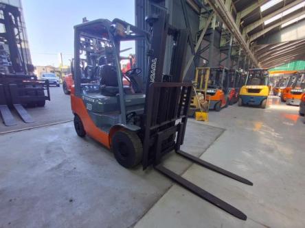 USED FORKLIFT AVAILABLE FOR SALE in Durban - Image 1
