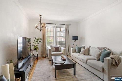 Union Ave Apt,rutherford, Home For Rent in Passaic - Image 1