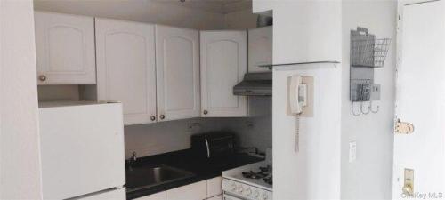 - Union Tpke Unit S, Flushing, Condo For Rent in Queens - Image 1