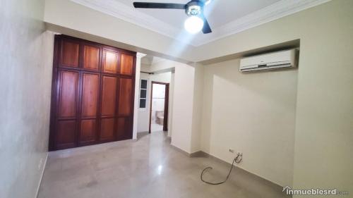 VENDO AMPLIO APTO BELLA VISTA D.N en Santo Domingo - Imagen 3