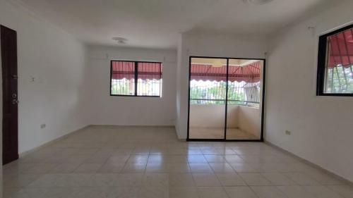 VENTA DE APARTAMENTO ALMA ROSA I en Santo Domingo - Imagen 1