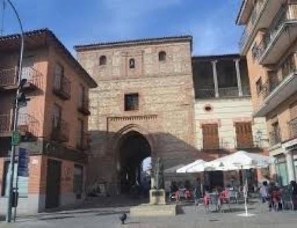 VENTA.-.LOCAL COMERCIAL.-.AREVALO.-.JUNTO AL DIA en Medina del Campo - Imagen 1