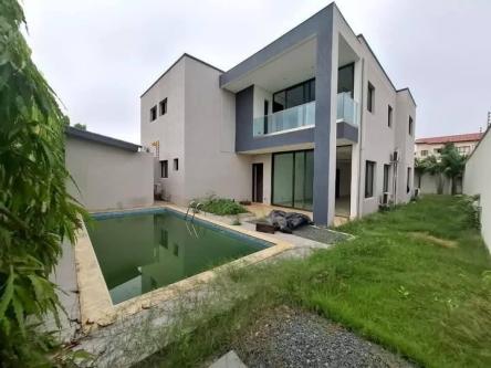 VILLA DUPLEX de 06P DE STANDING +PISCINE RIVIÉRA ABATTA à Abidjan - Photo 3