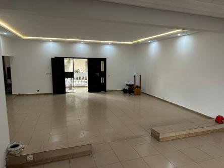 VILLA EN LOCATION RIVIERA BONOUMIN à Abidjan - Photo 1