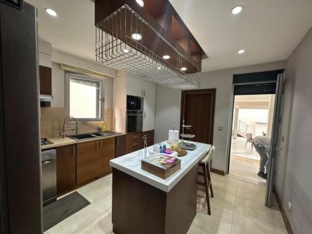 VILLA RÉSIDENCE DE 6 PIÈCES ENTIÈREMENT MEUBLÉES, RIVIÉRA 4 à Abidjan - Photo 3