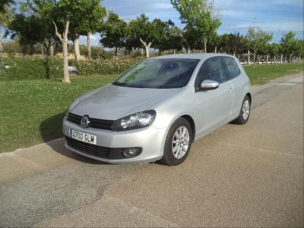 VOLKSWAGEN Golf en Torre del Mar - Imagen 1