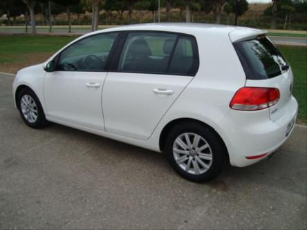 VOLKSWAGEN Golf en Torre del Mar - Imagen 1