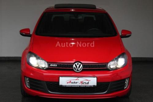 VOLKSWAGEN Golf en Santiago de Compostela - Imagen 1