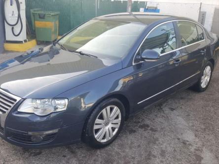 VOLKSWAGEN Passat en Úbeda - Imagen 1