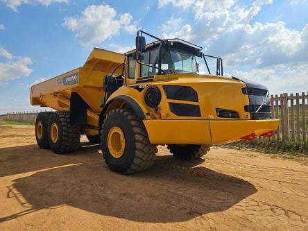 VOLVO A40F ARTICULATED HAULER (RUNNER) FOR SALE in Benoni - Image 1