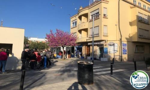 Venta de Local en Roses en Figueras - Imagen 1