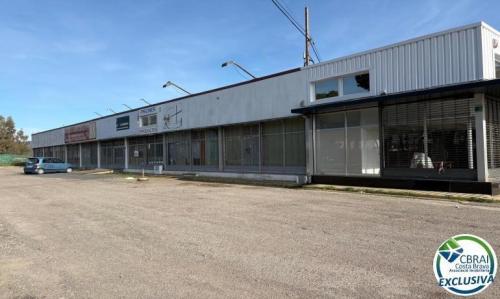 Venta de Local en Roses en Figueras - Imagen 1