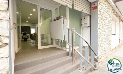 Venta de Local en Roses en Figueras - Imagen 1