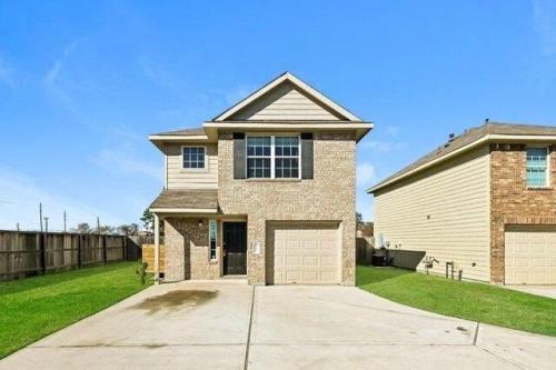 Veterans Ranch Rd, Houston, Home For Rent in Spring - Image 1