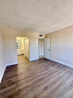 W Th St Apt D, Hialeah, Condo For Rent in Hialeah - Image 1