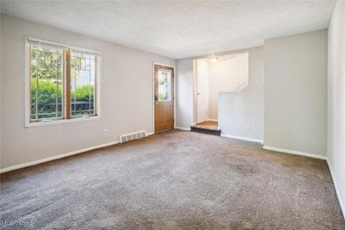 W Th St, Cleveland, Home For Rent in Cleveland - Image 1