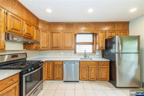 Walnut Pkwy, Montclair, Home For Rent in Passaic - Image 1