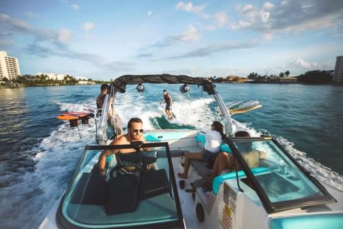 What to Expect When Renting a Boat for the First Time in Jaipur - Image 1