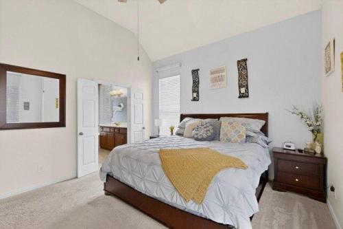 White Porch Rd, Plano, Home For Rent in Waco - Image 1