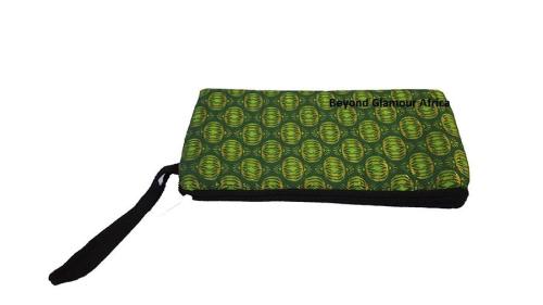 Womens Cream ankara poncho and pouch in Kikuyu - Image 4