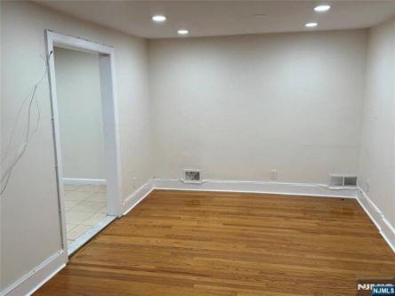 Wood St Unit Nd, Rutherford, Home For Rent in Passaic - Image 1