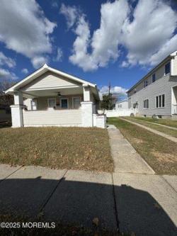 Wyckoff St, Deal, Home For Rent in Middletown - Image 1