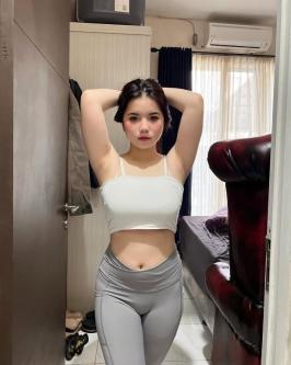 Young slim Riska 22 old in Batam - Image 3