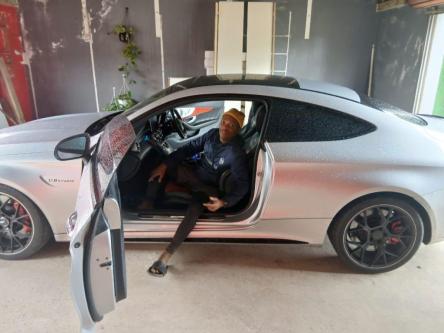 looking forward in Grahamstown - Image 1
